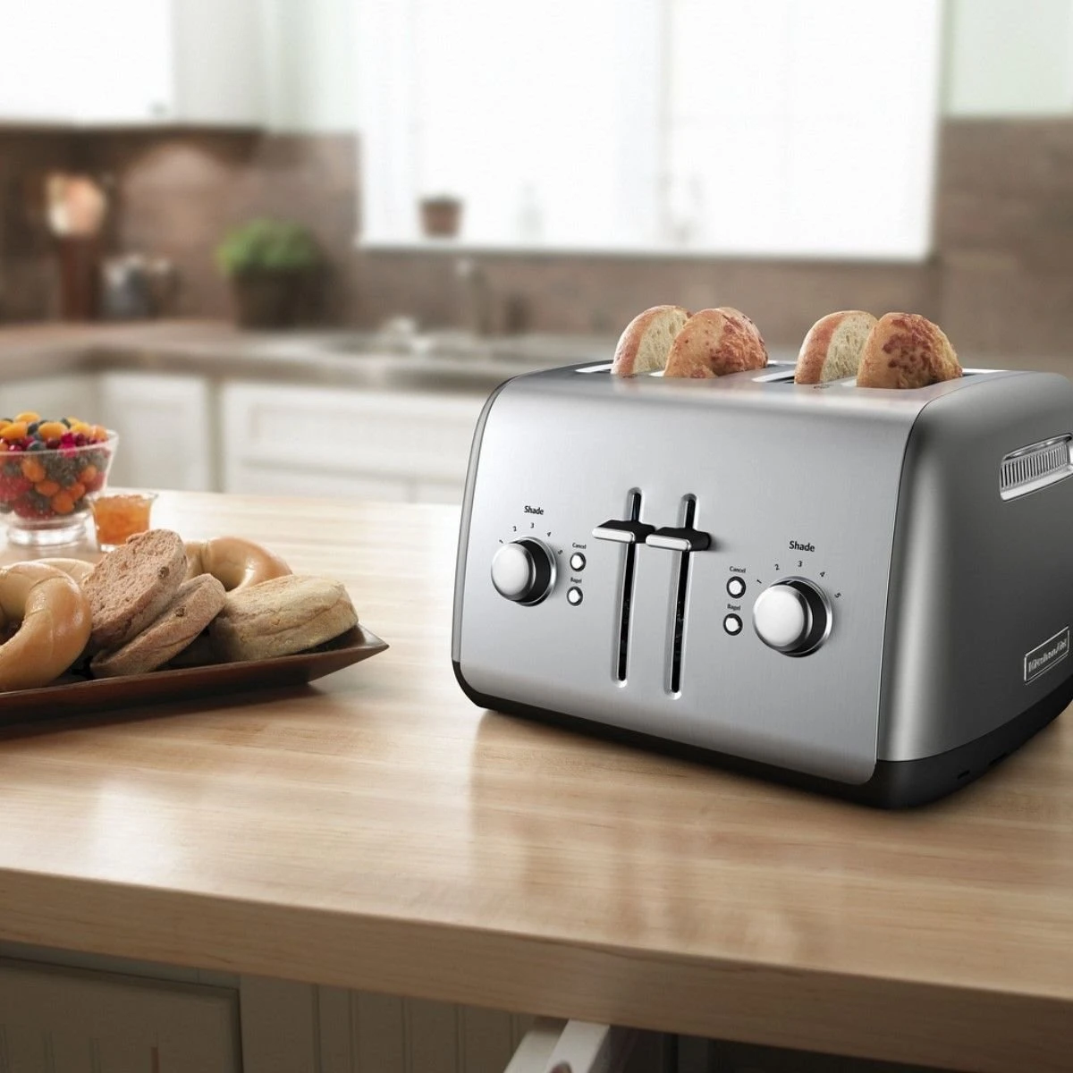 KitchenAid 4-Slice Toaster With Manual High-Lift Lever | Contour Silver 4 KitchenAid 4-Slice Toaster With Manual High-Lift Lever | Contour Silver - Image 2