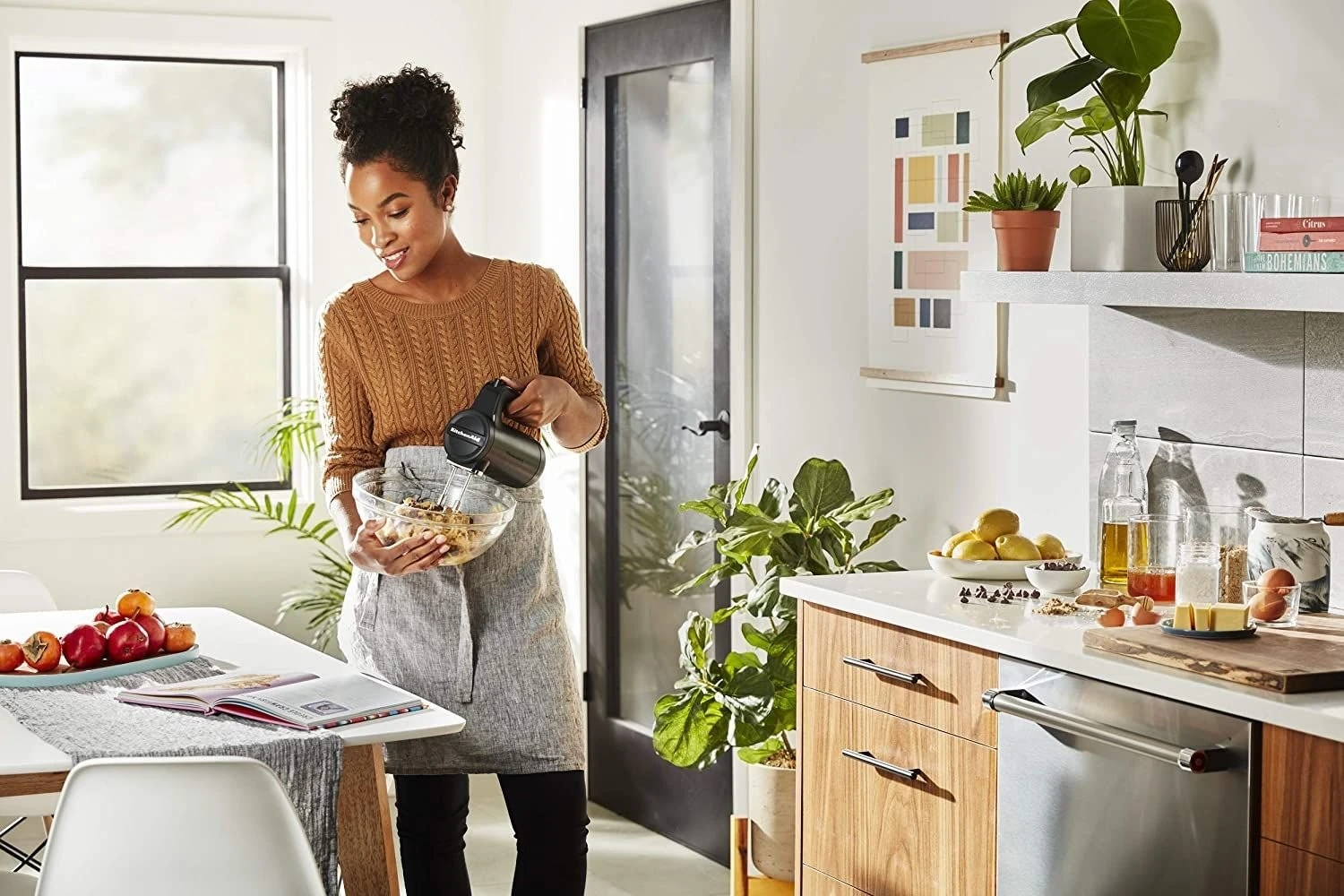 KitchenAid 7-Speed Cordless Hand Mixer | Black Matte 6 KitchenAid 7-Speed Cordless Hand Mixer | Black Matte - Image 4