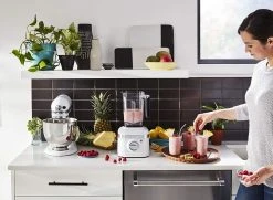 KitchenAid K400 Blender | White -KitchenAid Sales lifestyle white k400 4