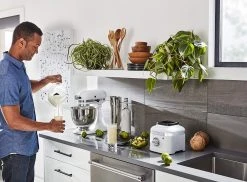 KitchenAid K400 Blender | White -KitchenAid Sales lifestyle white k4oo 5