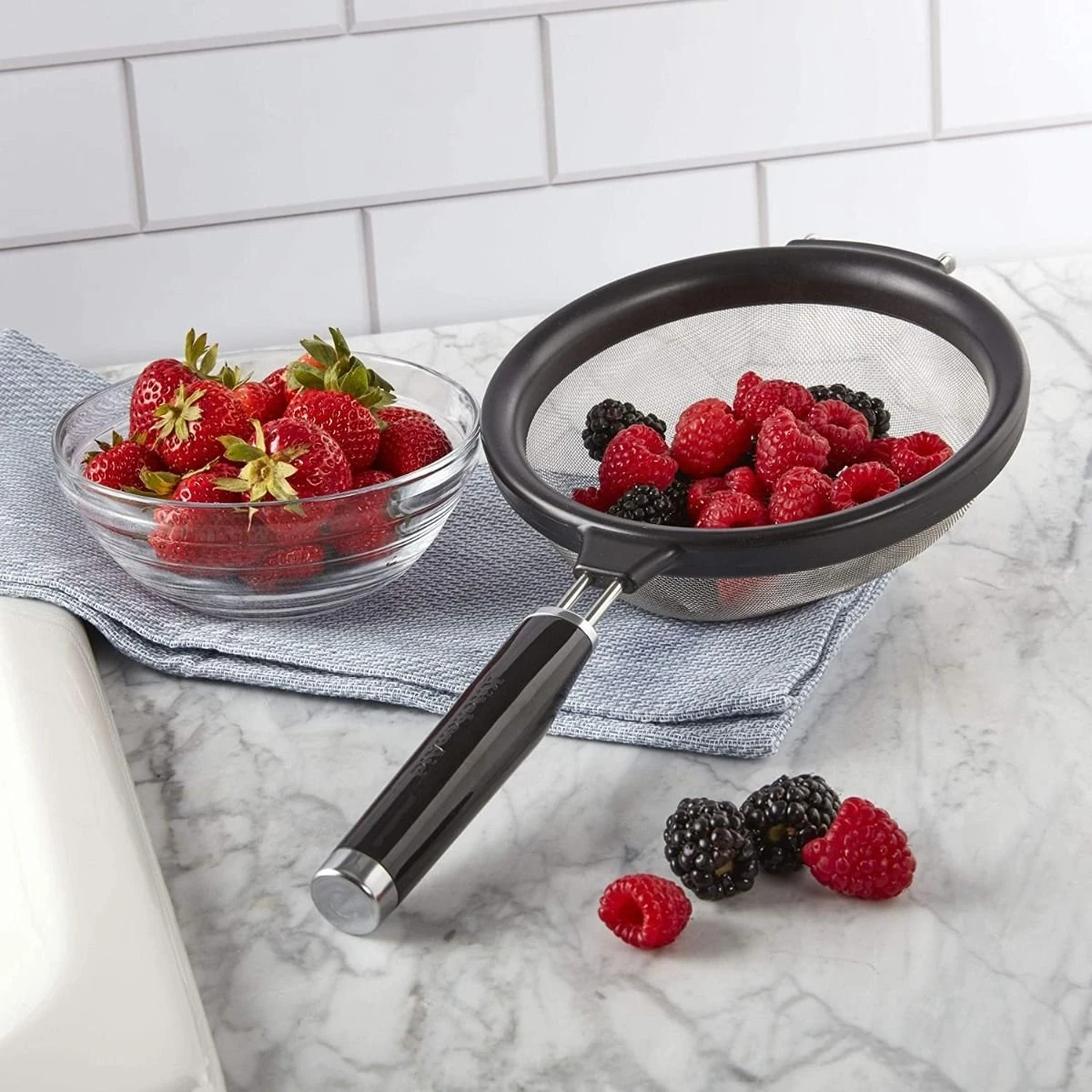 KitchenAid Classic 7" Strainer | Black 7 KitchenAid Classic 7" Strainer | Black - Image 5